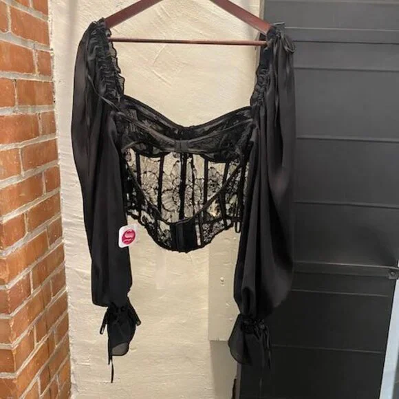 Sade Top - Picture 3 of 15